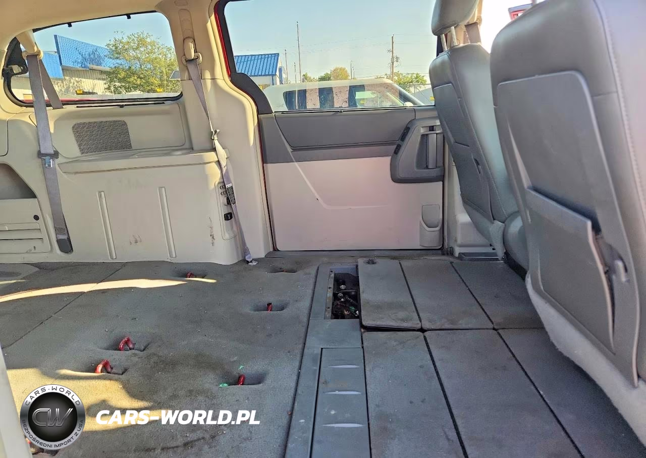 2008 Chrysler Town & Country Touring VIN:2A8HR54P88R760037 - 11
