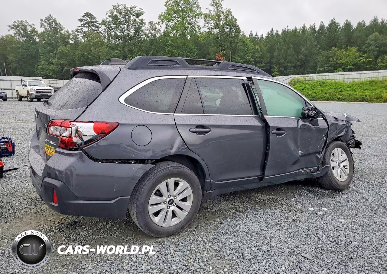 2019 Subaru Outback 2.5I Premium VIN:4S4BSAFC5K3323922 - 3