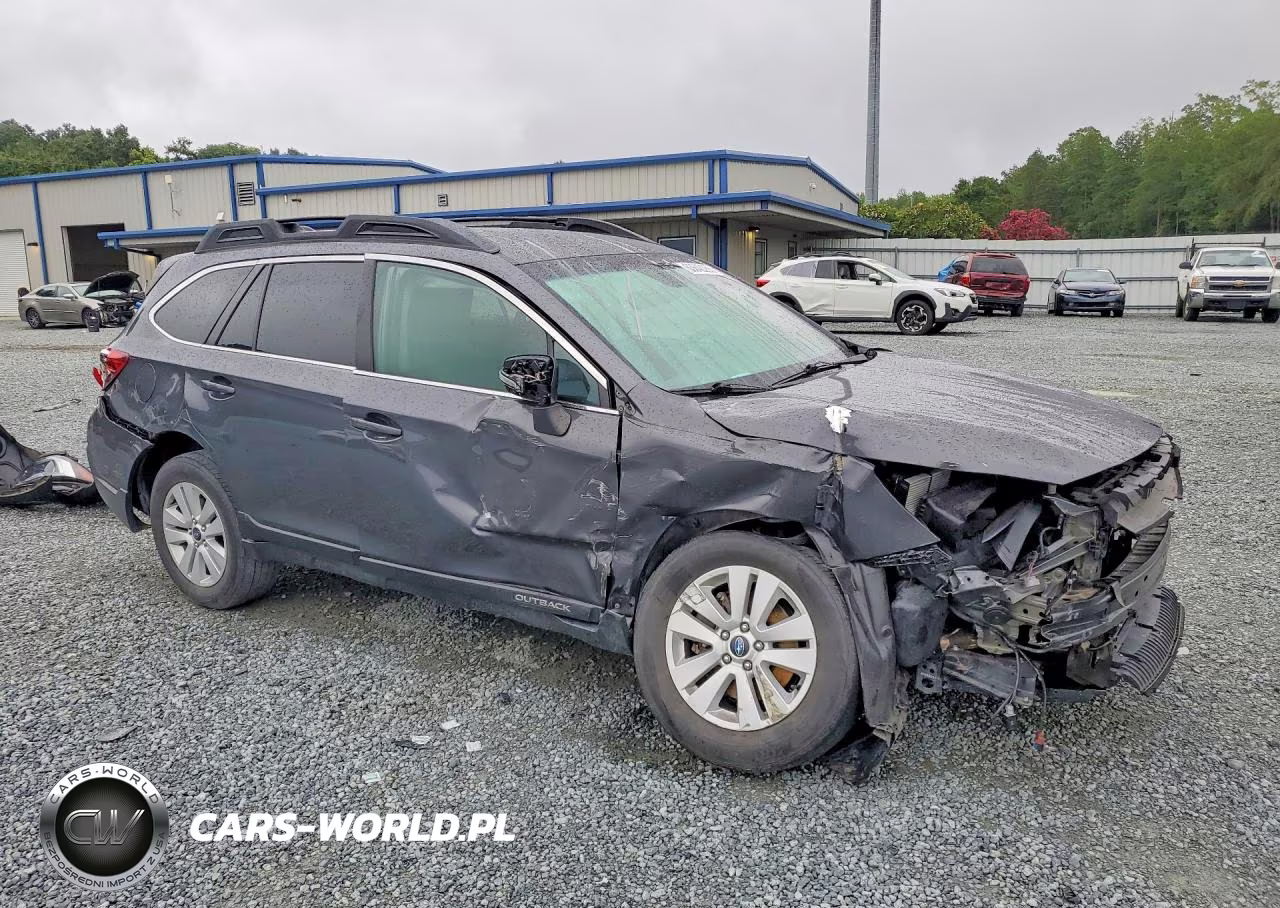 2019 Subaru Outback 2.5I Premium VIN:4S4BSAFC5K3323922 - 4