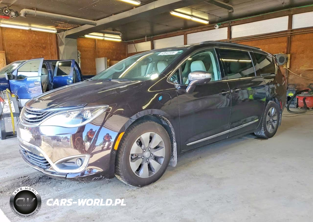 2018 Chrysler Pacifica Hybrid Limited VIN:2C4RC1N73JR105245 - 1