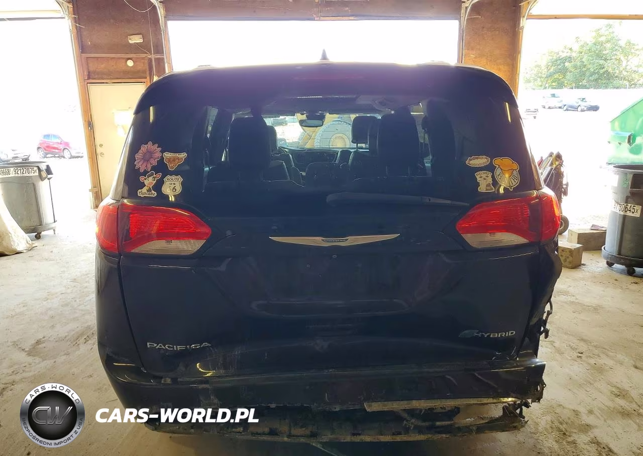 2018 Chrysler Pacifica Hybrid Limited VIN:2C4RC1N73JR105245 - 6