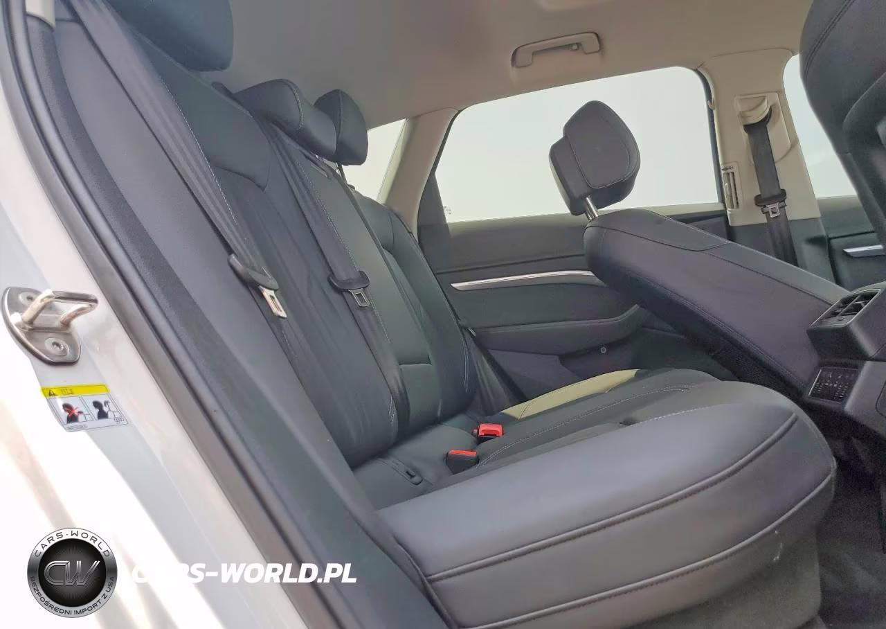 2022 Audi E-Tron Premium VIN:WA1AAAGEXNB007777 - 11