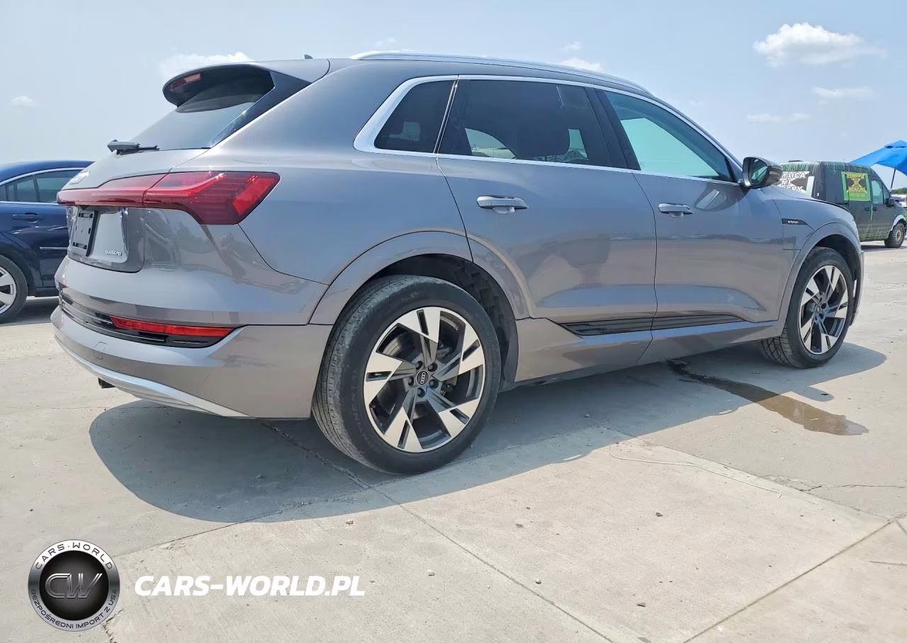 2021 Audi E-Tron Premium VIN:WA1AAAGE8MB020428 - 3