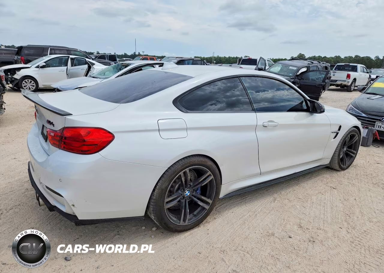 2015 BMW M4 VIN:WBS3R9C53FK331756 - 3