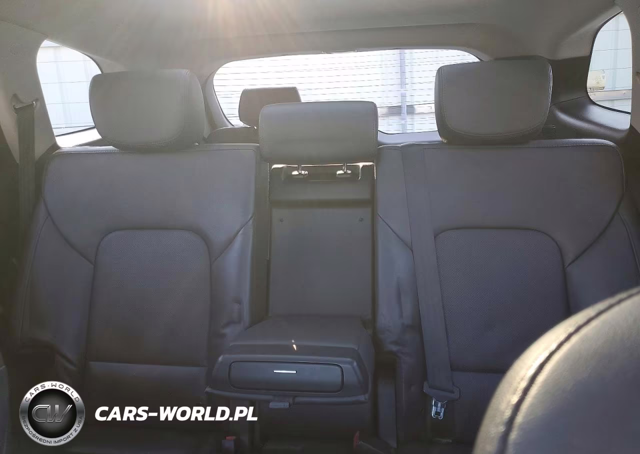 2017 Hyundai Santa Fe Se Ultimate VIN:KM8SRDHF3HU207593 - 10