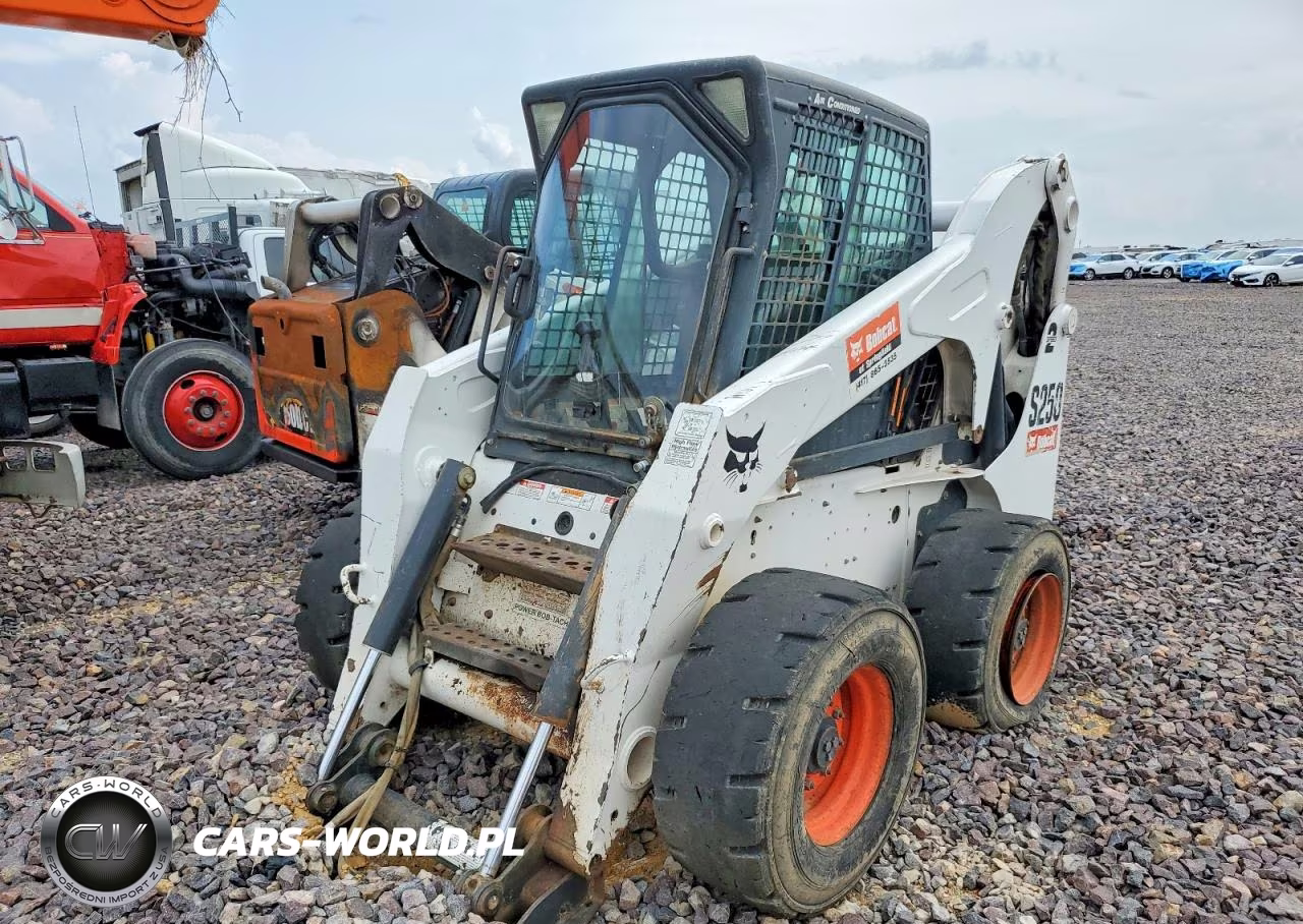 2006 Bobcat S250 Skid Steer Loader VIN:530914392 - 2
