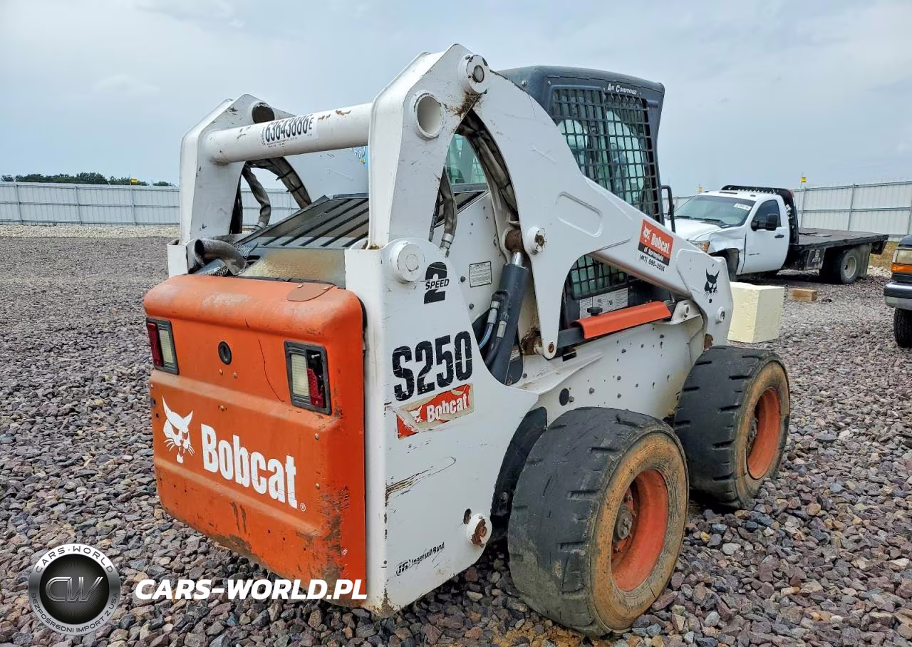 2006 Bobcat S250 Skid Steer Loader VIN:530914392 - 4