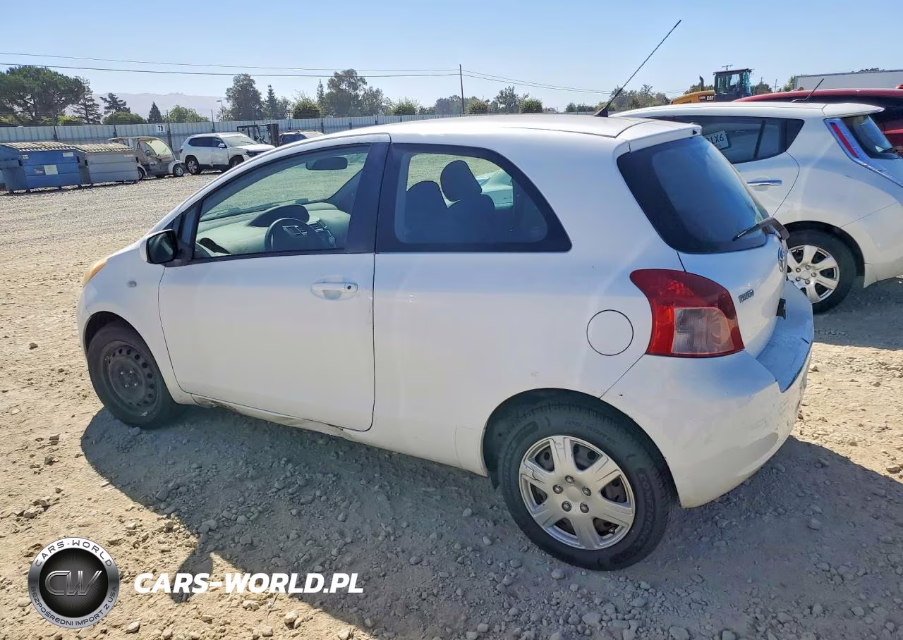 2008 Toyota Yaris Base VIN:JTDJT923885170421 - 2