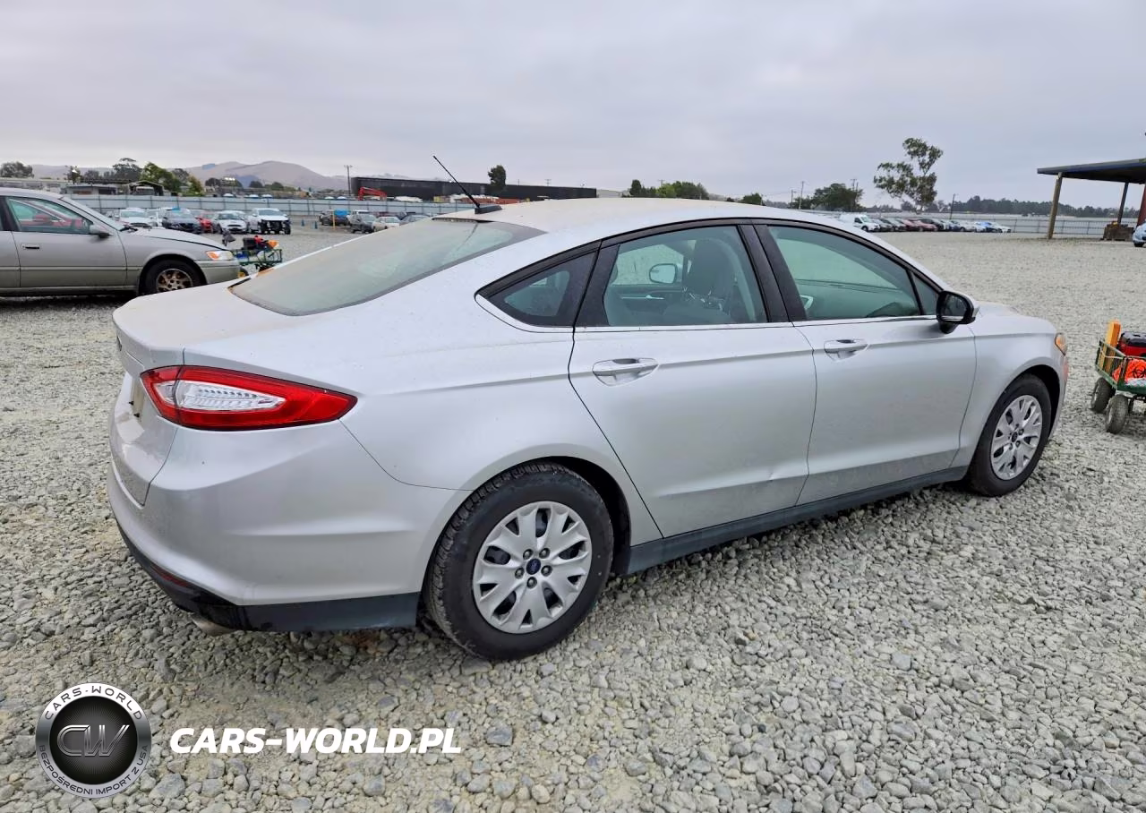 2014 Ford Fusion S VIN:3FA6P0G74ER270001 - 3
