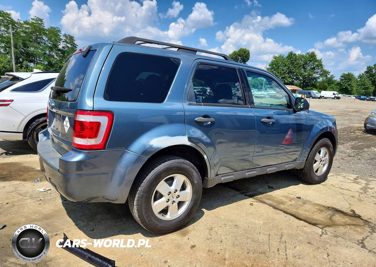 2011 Ford Escape Xlt VIN:1FMCU9D71BKA30835 - 3