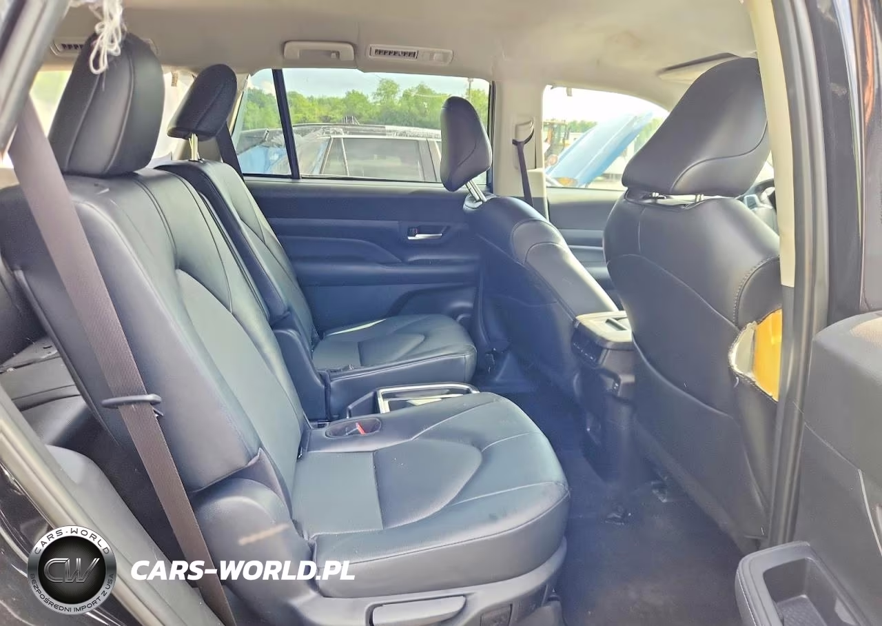 2025 Toyota Grand Highlander Xle VIN:5TDAAAB57SS083393 - 11