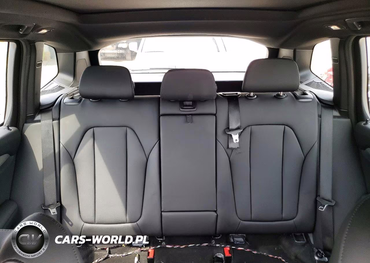 2021 BMW X3 xDrive30E VIN:5UXTS1C01M9E85552 - 10
