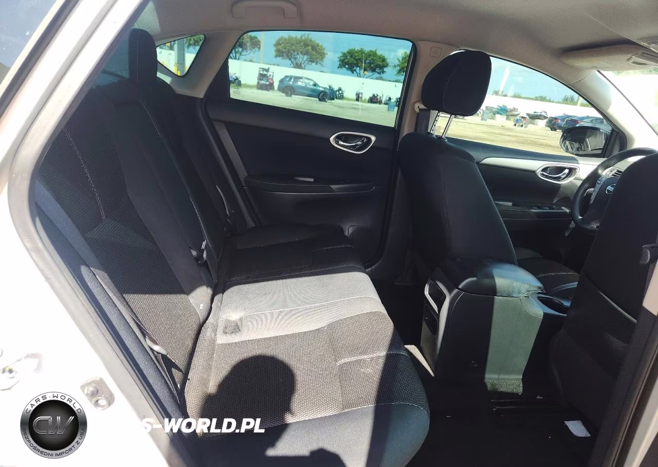 2015 Nissan Sentra S VIN:3N1AB7APXFY348537 - 10