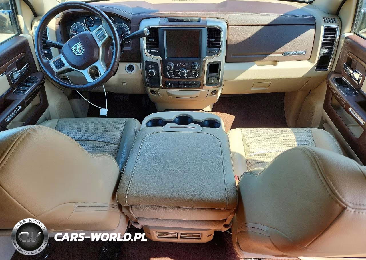 2017 Ram 2500 Laramie VIN:3C6UR5FL2HG562387 - 8