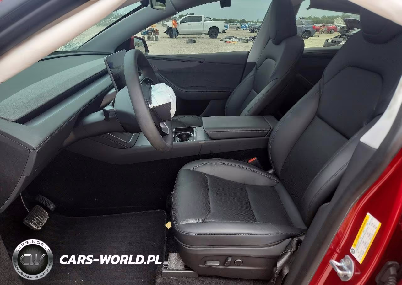 2026 Tesla Model Y VIN:7SAYGDEE3TA470717 - 7