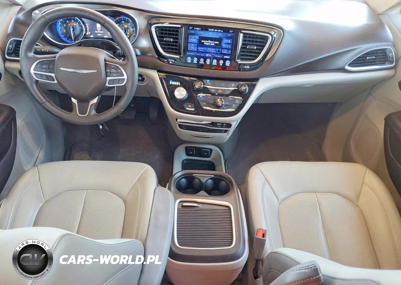 2017 Chrysler Pacifica Touring L Plus VIN:2C4RC1EG3HR538302 - 8