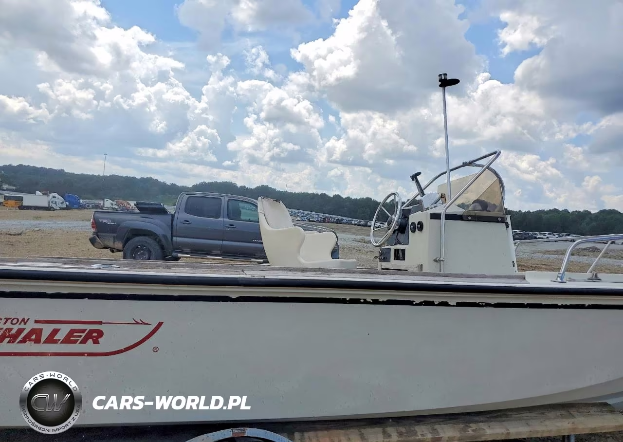1985 Boston Whaler Boat 18' - Boat VIN:BWC6555BA585 - 6