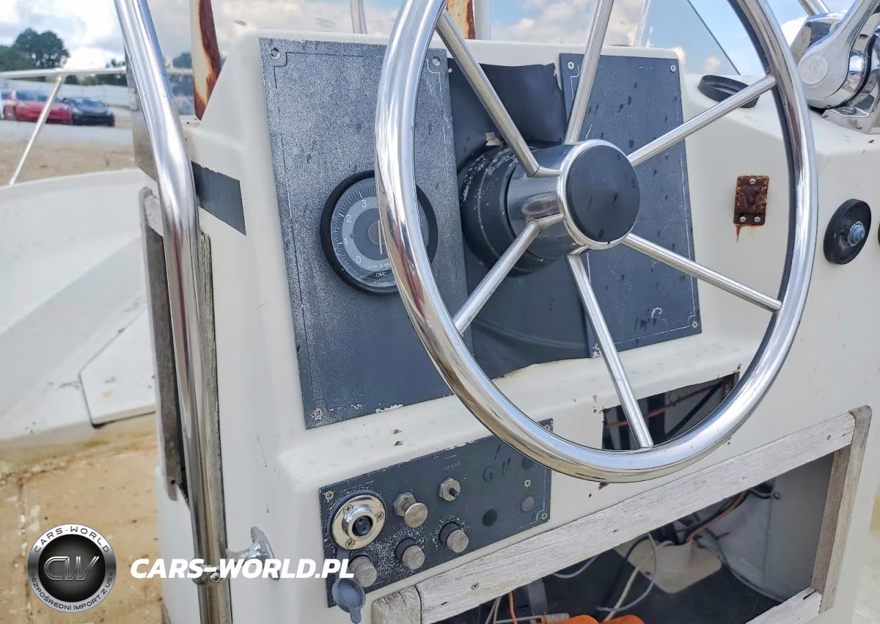 1985 Boston Whaler Boat 18' - Boat VIN:BWC6555BA585 - 8