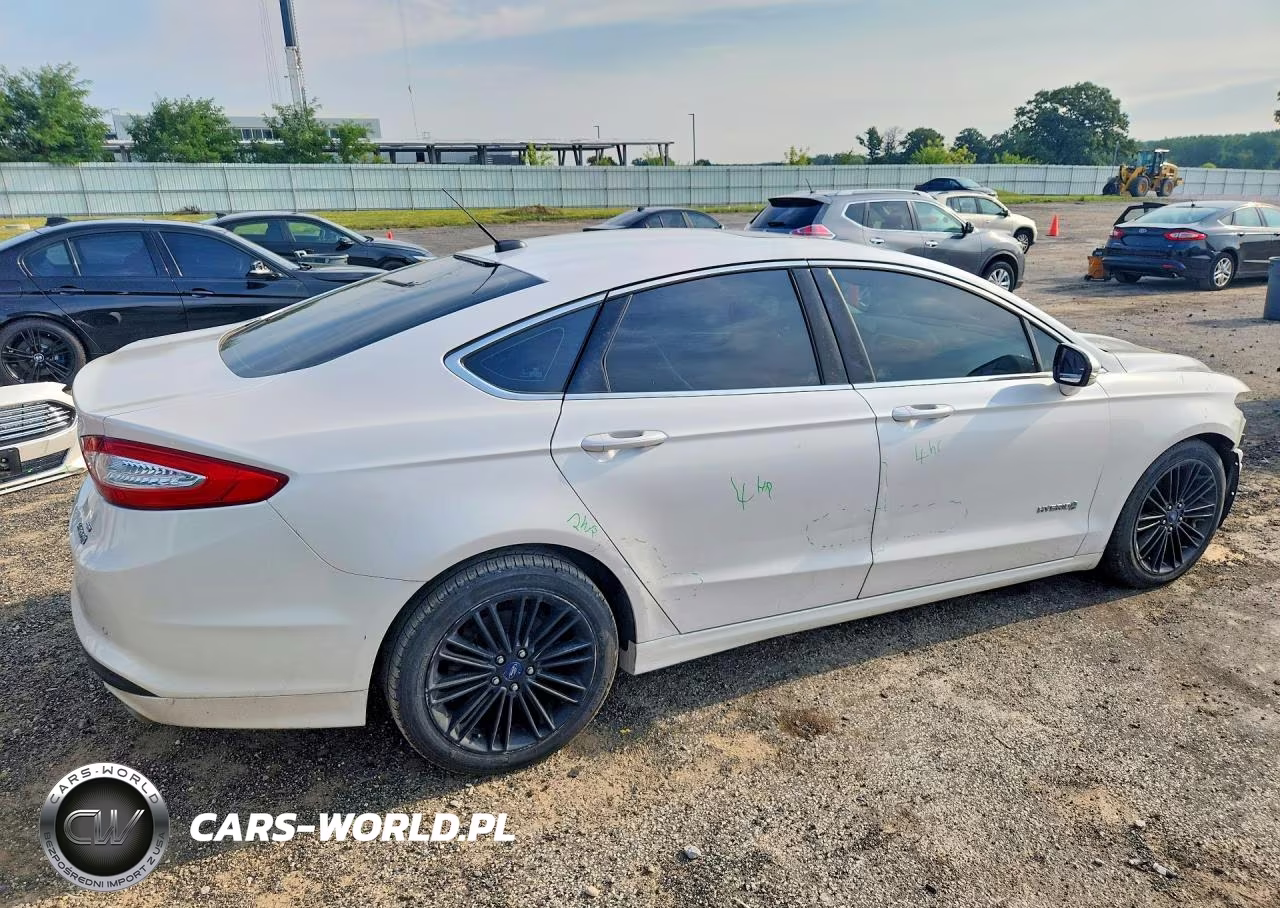 2014 Ford Fusion Se Hybrid VIN:3FA6P0LU2ER240295 - 3