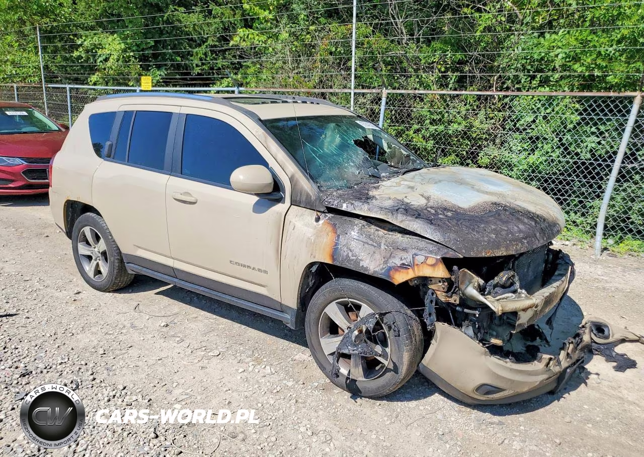 2017 Jeep Compass Latitude VIN:1C4NJDEB5HD175725 - 4