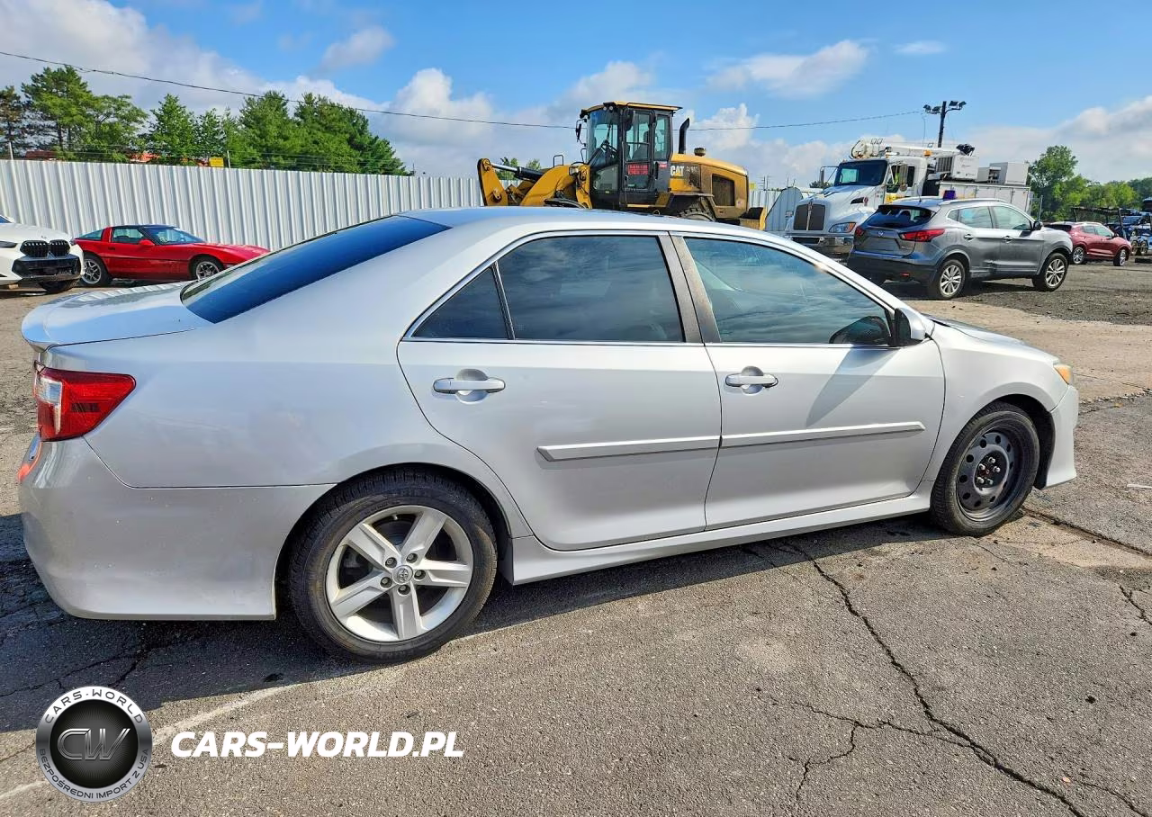 2014 Toyota Camry Se VIN:4T1BF1FK7EU312446 - 3