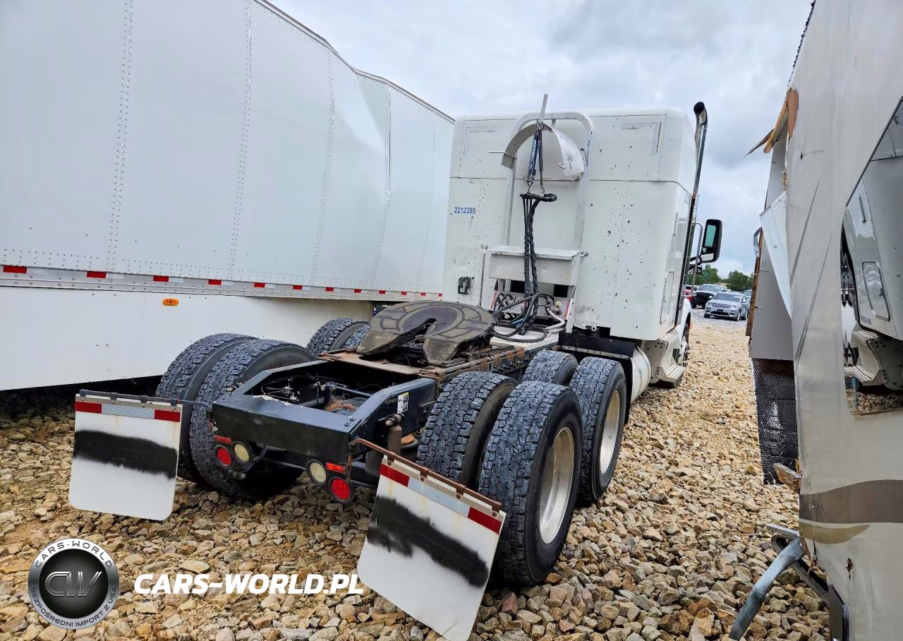 2017 Peterbilt 579 Semi Truck VIN:1XPBDP9X2HD359729 - 3