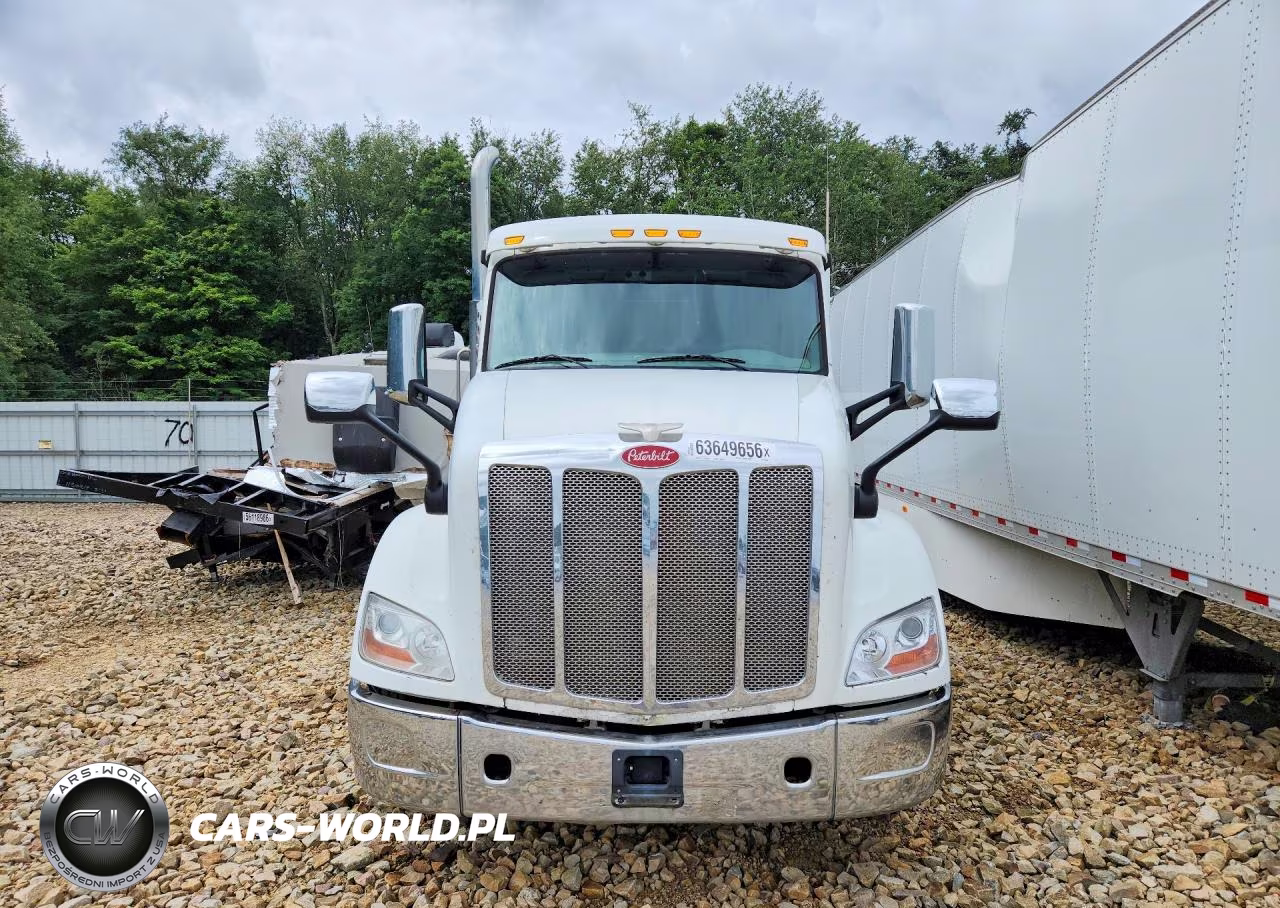 2017 Peterbilt 579 Semi Truck VIN:1XPBDP9X2HD359729 - 5