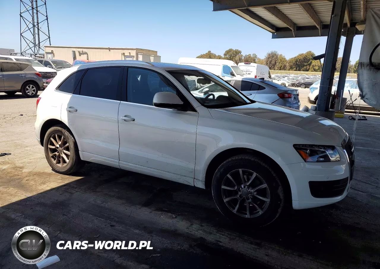 2011 Audi Q5 Premium Plus VIN:WA1LFAFP0BA065296 - 4