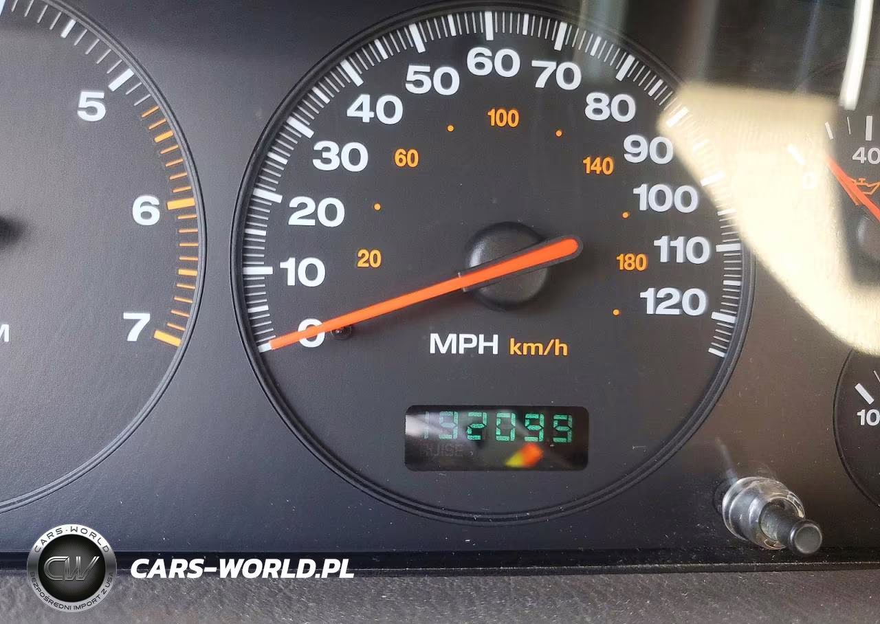 2000 Jeep Grand Cherokee Limited VIN:1J4GW58N8YC204642 - 9