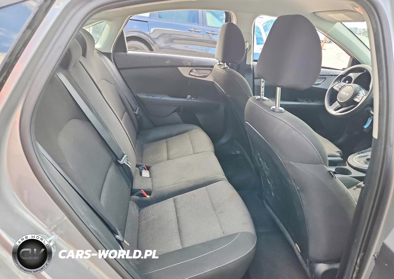 2023 Kia Forte Lxs VIN:3KPF24AD9PE653666 - 10