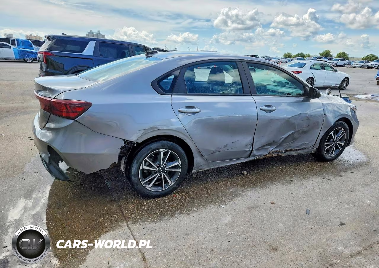 2023 Kia Forte Lxs VIN:3KPF24AD9PE653666 - 3