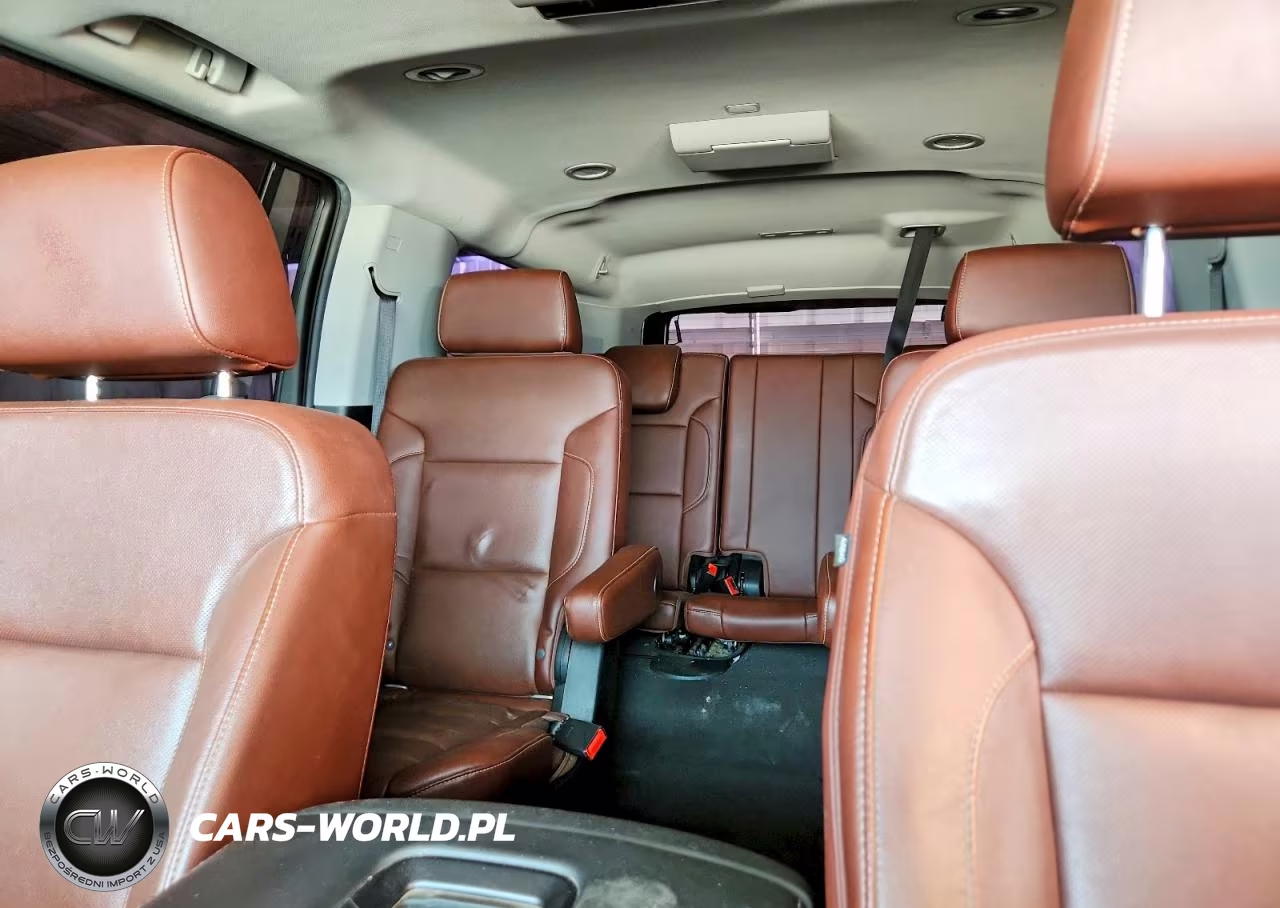 2019 Chevrolet Suburban K1500 Premier VIN:1GNSKJKJ5KR338790 - 10