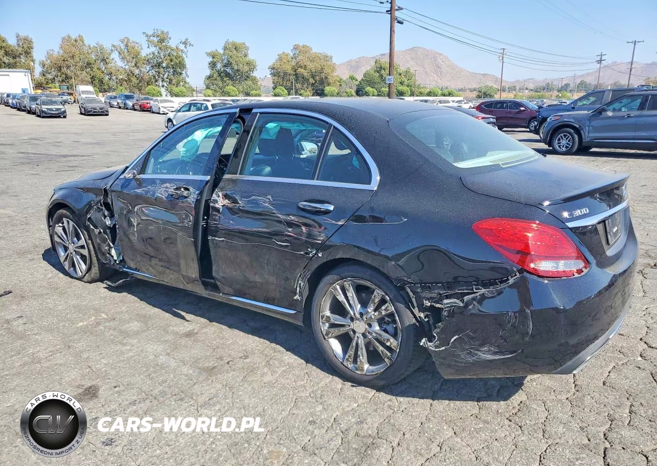 2016 Mercedes-Benz C 300 VIN:55SWF4JB7GU120436 - 2