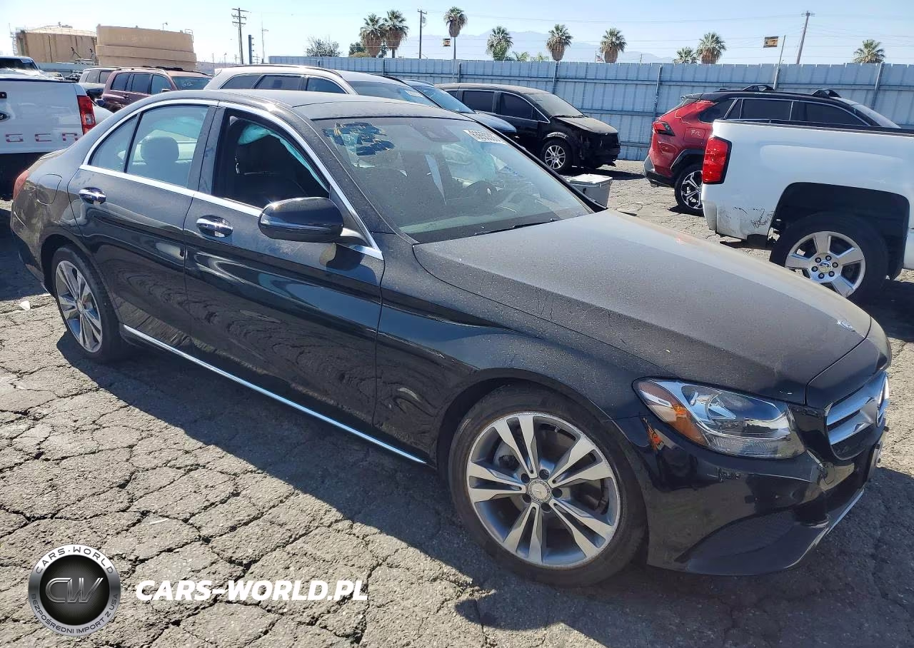 2016 Mercedes-Benz C 300 VIN:55SWF4JB7GU120436 - 4