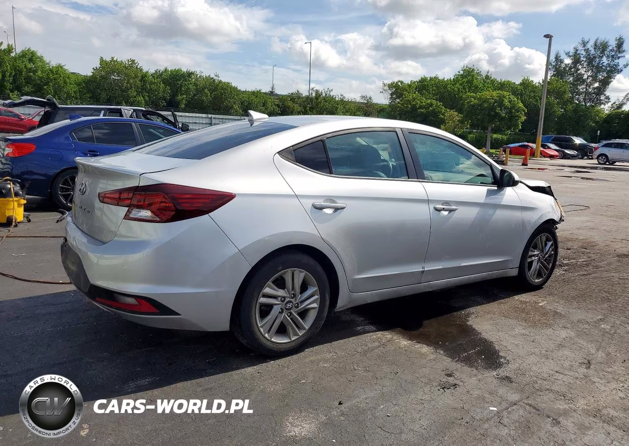 2019 Hyundai Elantra Value Edition VIN:KMHD84LF6KU831012 - 3
