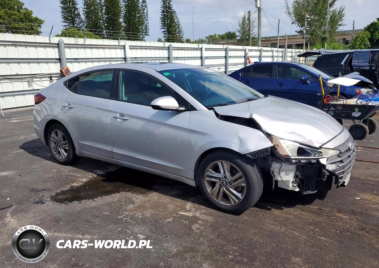 2019 Hyundai Elantra Value Edition VIN:KMHD84LF6KU831012 - 4