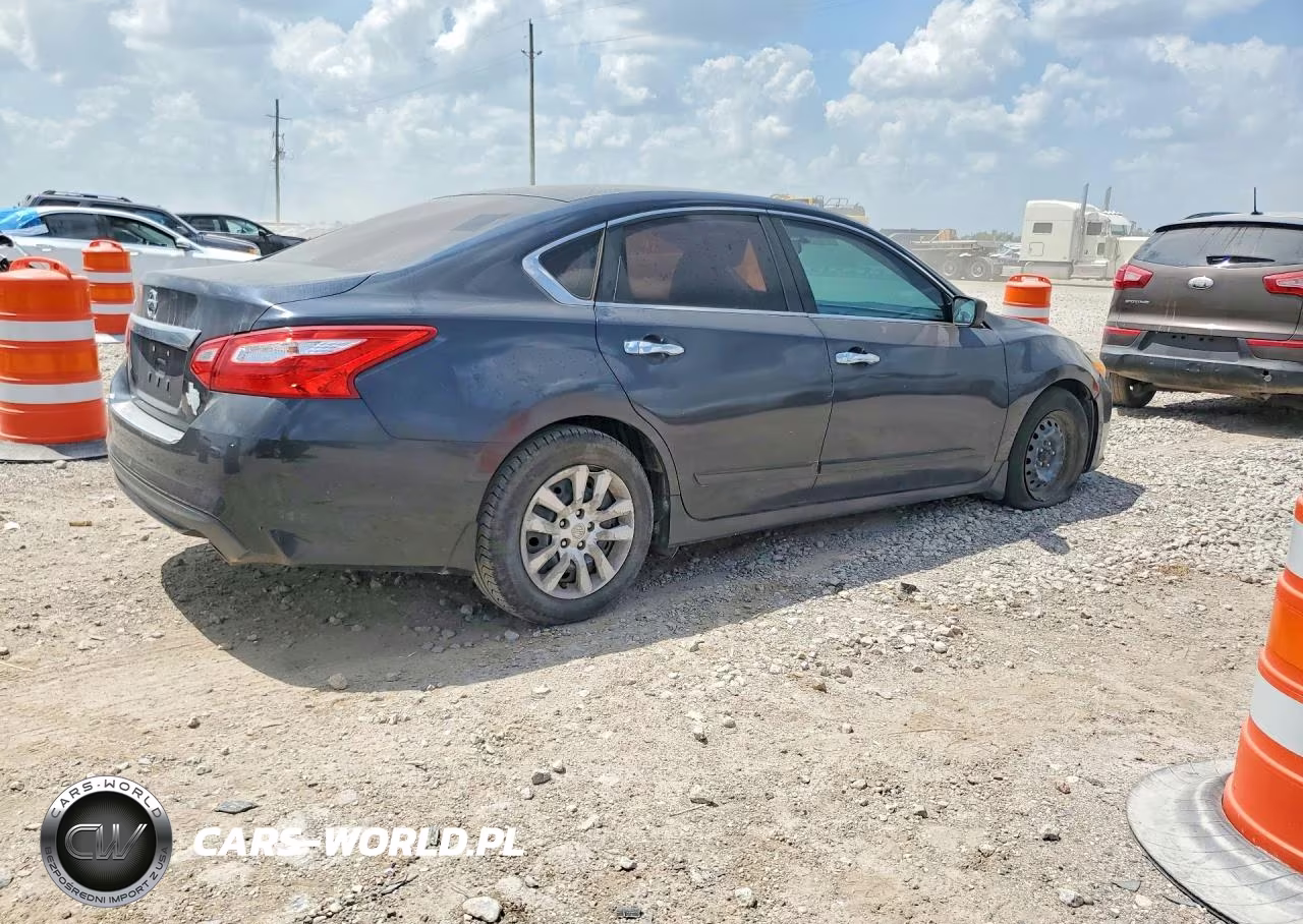 2017 Nissan Altima 2.5 S VIN:1N4AL3AP1HN329206 - 3