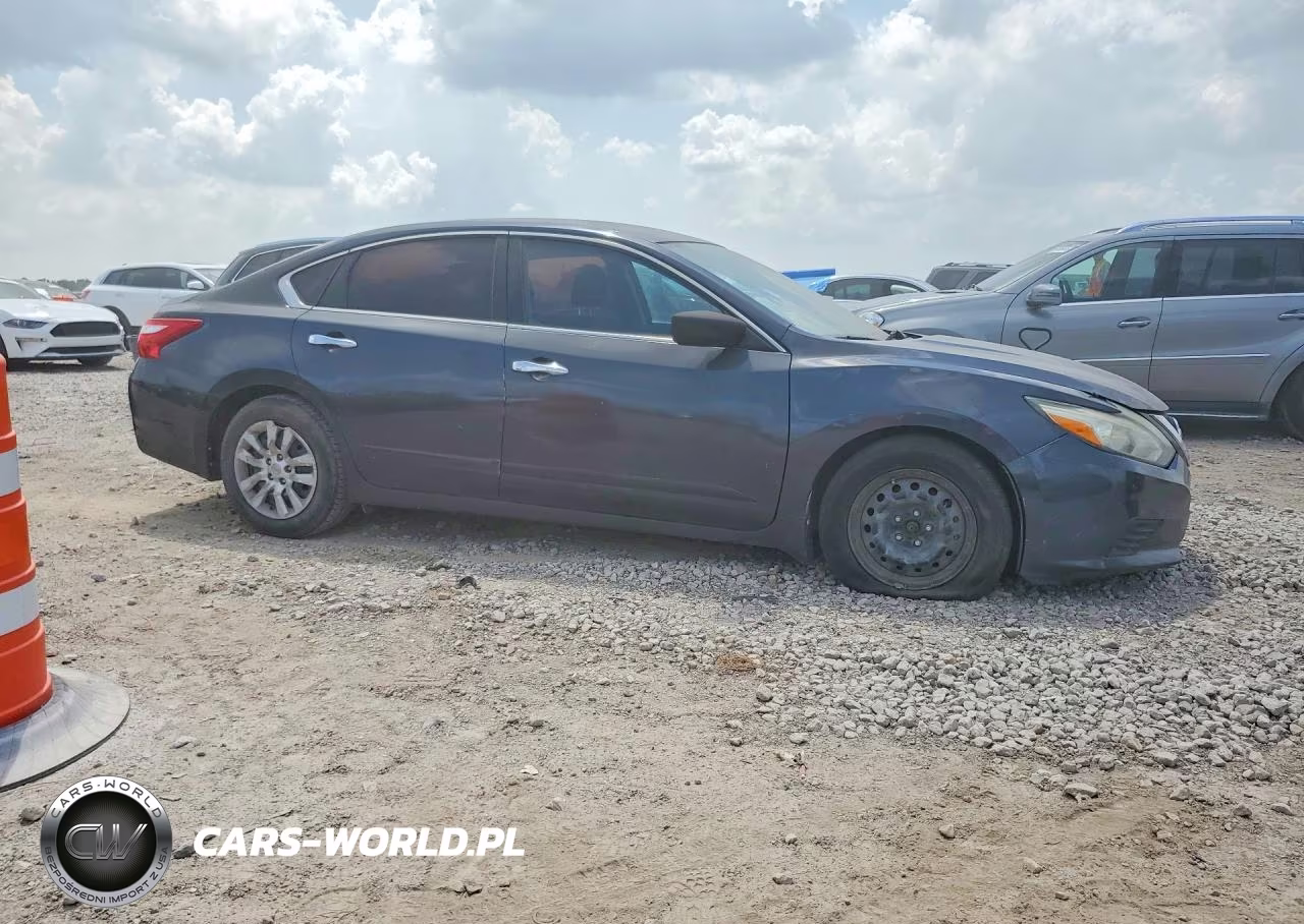 2017 Nissan Altima 2.5 S VIN:1N4AL3AP1HN329206 - 4