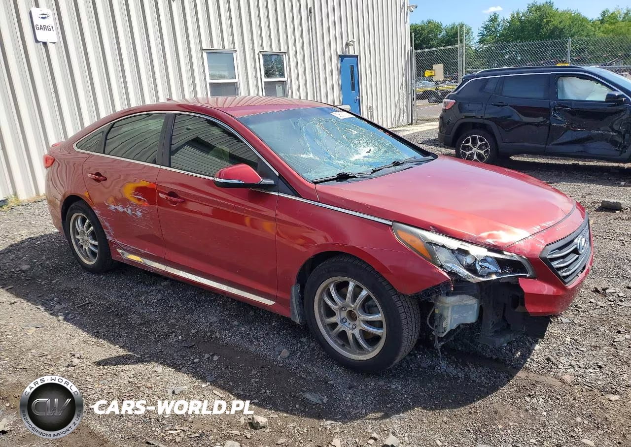 2015 Hyundai Sonata Sport VIN:5NPE34AF0FH209984 - 4