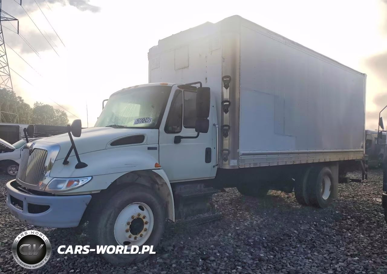 2014 International 4300 Box Truck