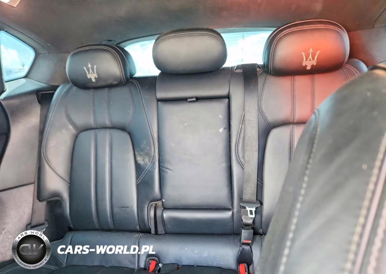 2017 Maserati Levante Sport VIN:ZN661XUS8HX262717 - 10