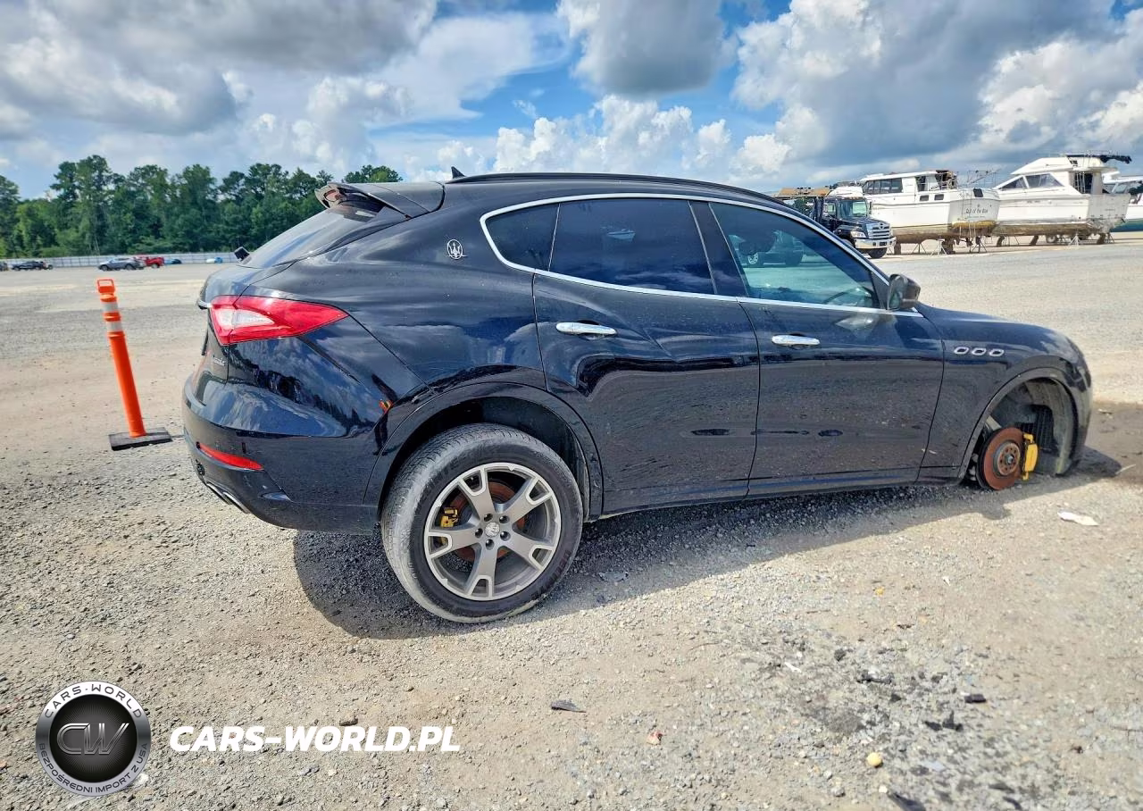 2017 Maserati Levante Sport VIN:ZN661XUS8HX262717 - 3