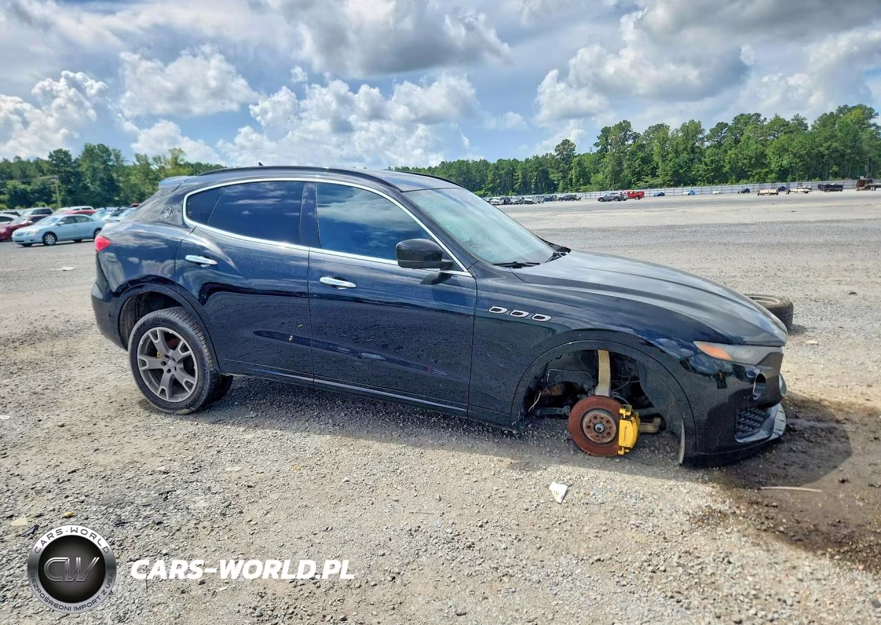 2017 Maserati Levante Sport VIN:ZN661XUS8HX262717 - 4