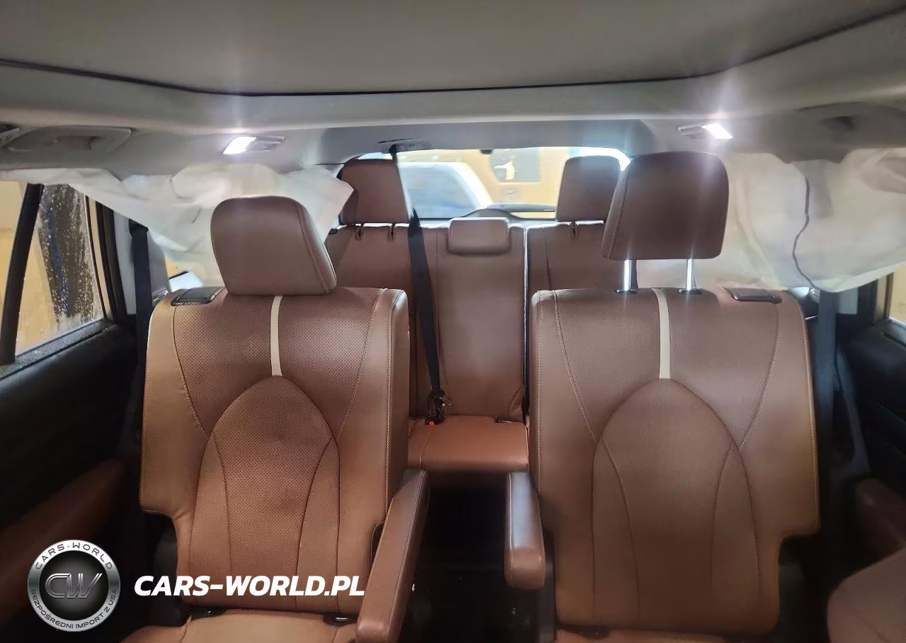 2024 Toyota Grand Highlander Platinum VIN:5TDAAAB53RS043774 - 10