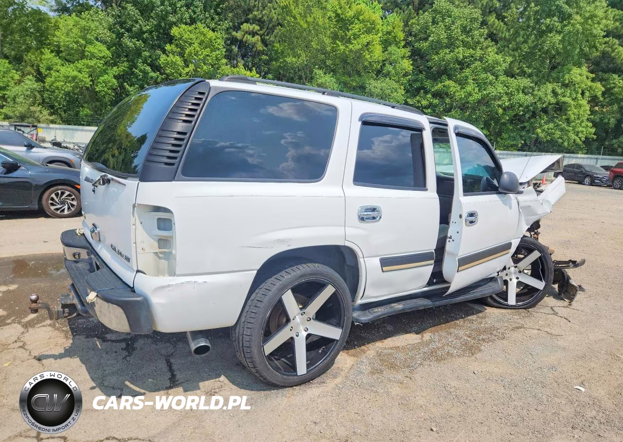 2004 Chevrolet Tahoe C1500 VIN:1GNEC13VX4R285390 - 3