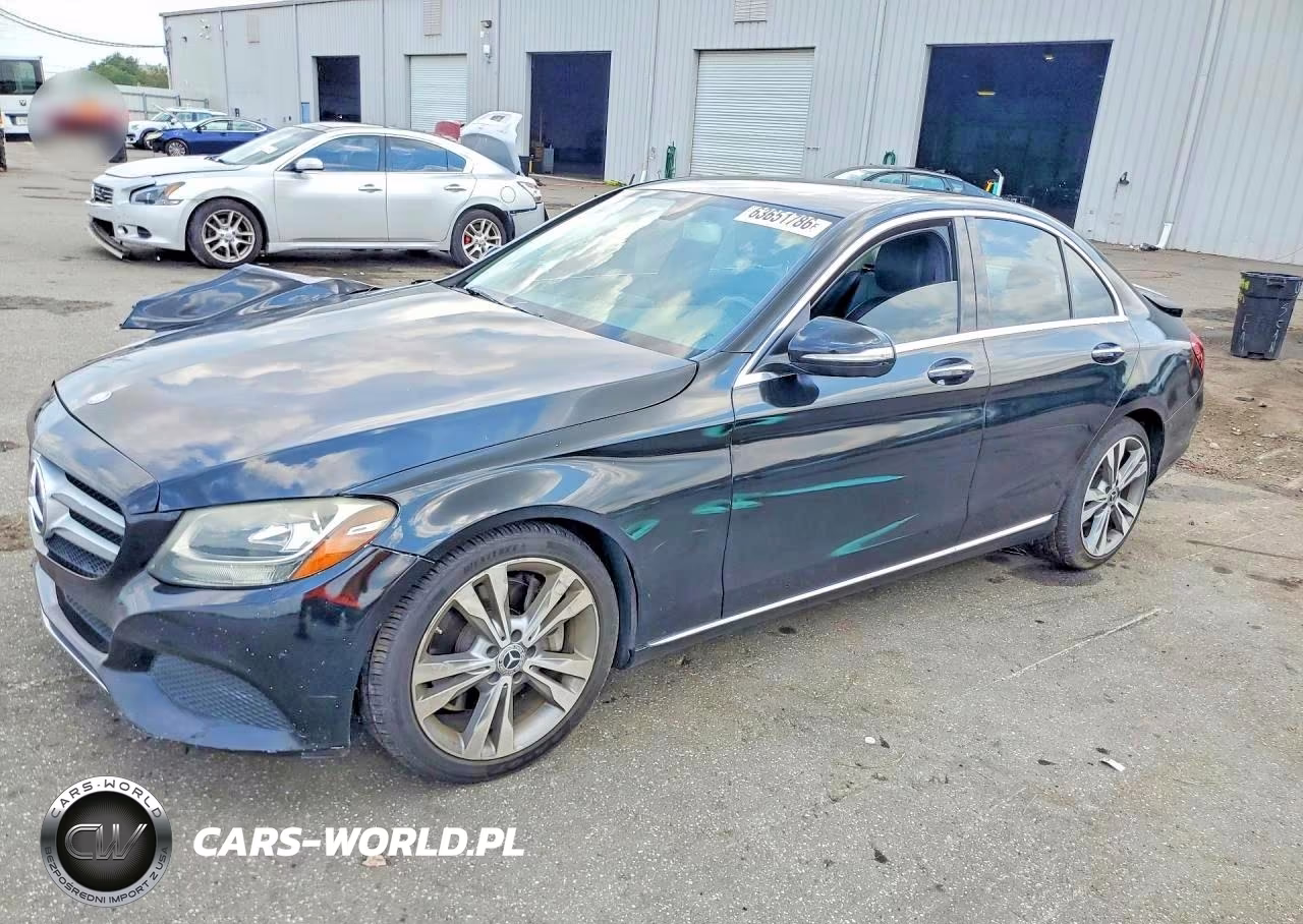 2015 Mercedes-Benz C 300 – zdjęcie 1 z 12