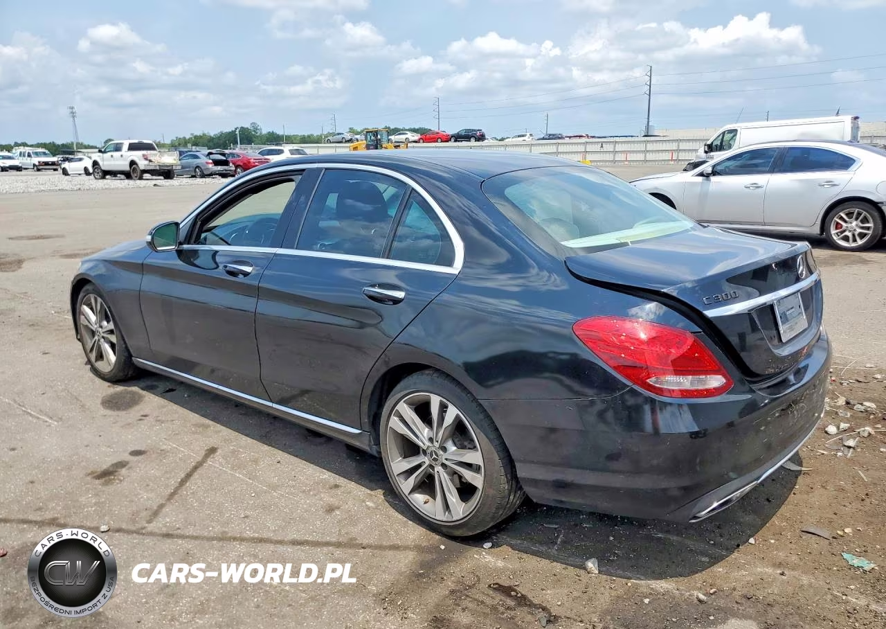 2015 Mercedes-Benz C 300 VIN:55SWF4JB8FU076333 - 2