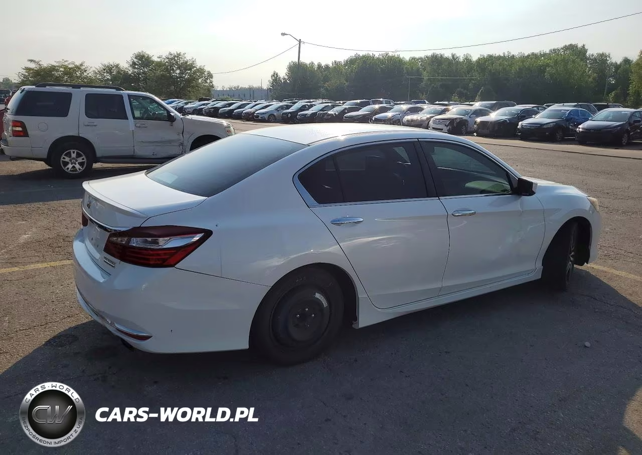 2017 Honda Accord Sport Special Edition VIN:1HGCR2F10HA053030 - 3