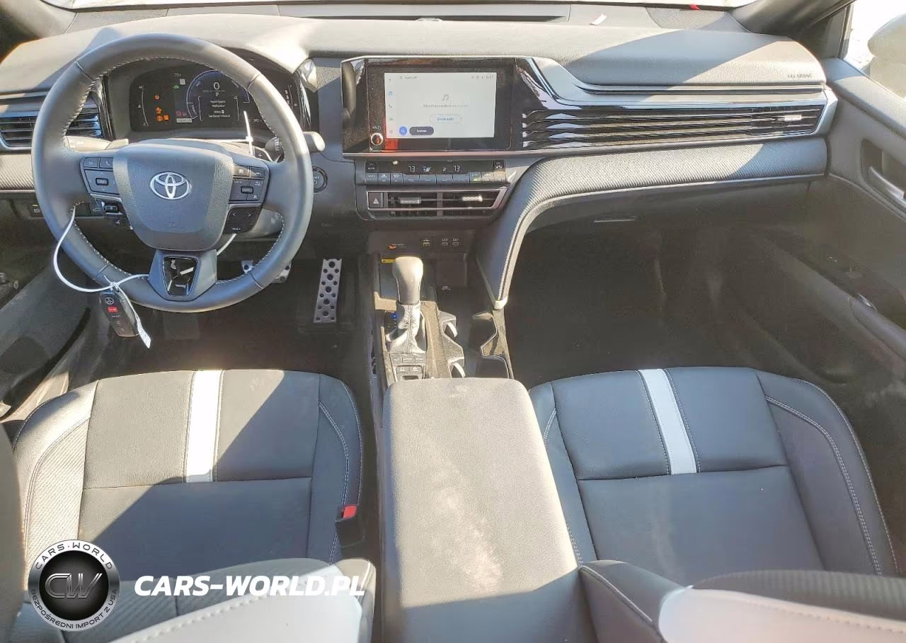 2026 Toyota Camry Se VIN:4T1DBADK3TU561881 - 8