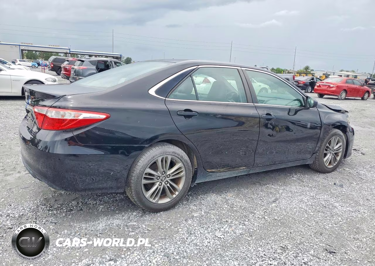 2015 Toyota Camry Se VIN:4T1BF1FK6FU021826 - 3